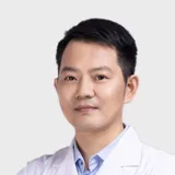 陶卫 技术副院长 · 皮肤中医科技术院长 形象照